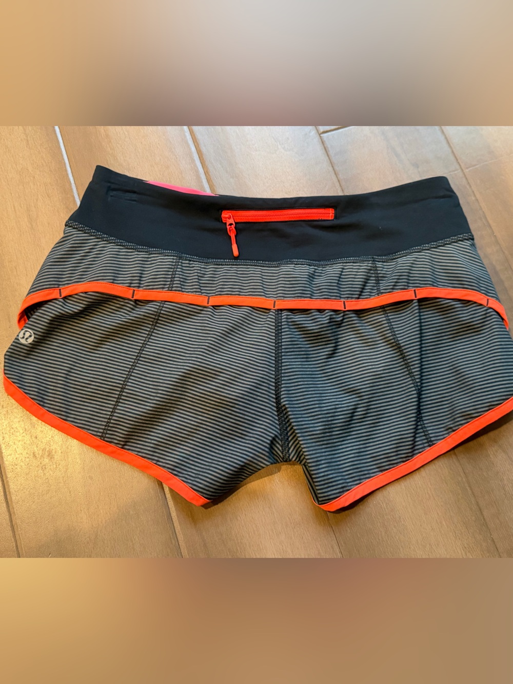 Lululemon Speed Shorts Sz 4 Cashew Tonka Stripe Flare